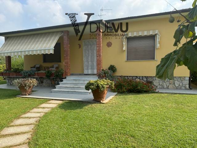 Villa in vendita a Forte dei Marmi, Vaiana