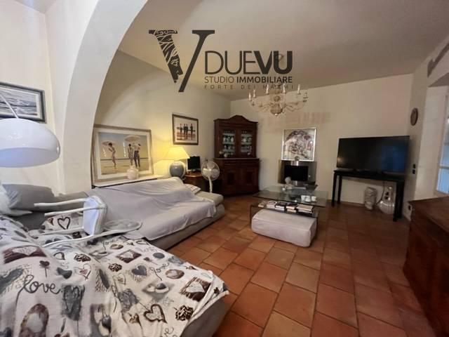 Villa in vendita a Seravezza, Querceta