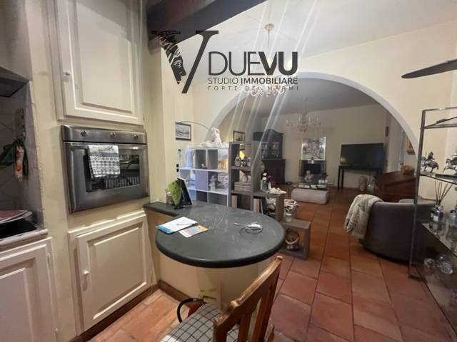 Villa in vendita a Seravezza, Querceta