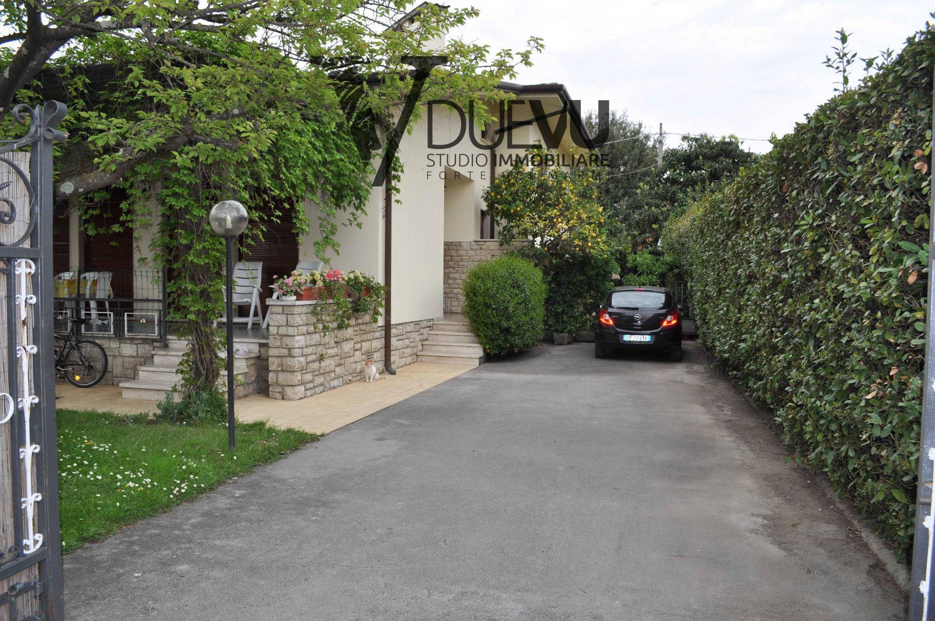 Villa in vendita a Forte dei Marmi, Centrale