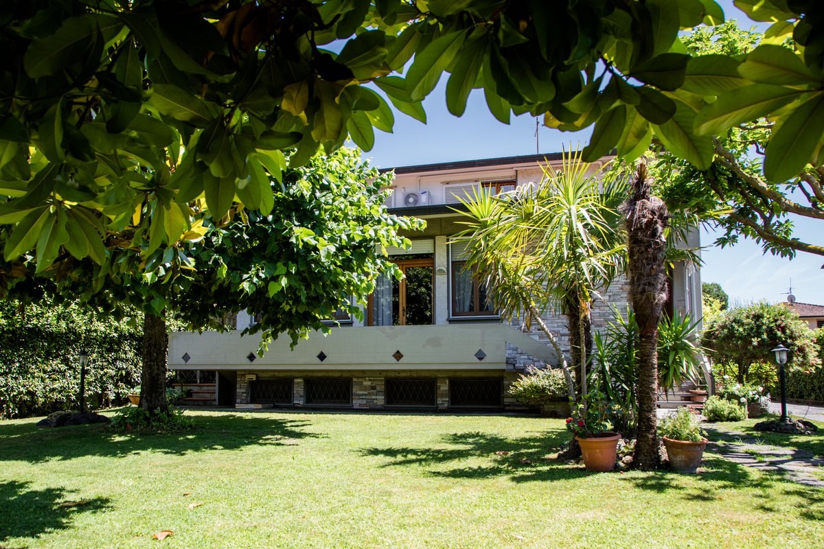 Villa in affitto a Forte dei Marmi, Centrale