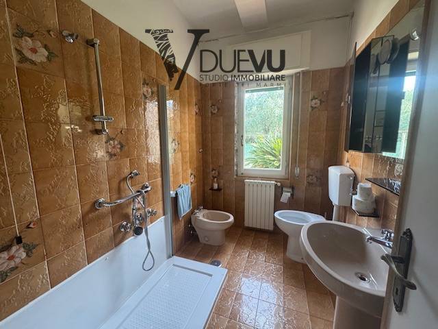 Bifamiliare in vendita a Seravezza, Pozzi