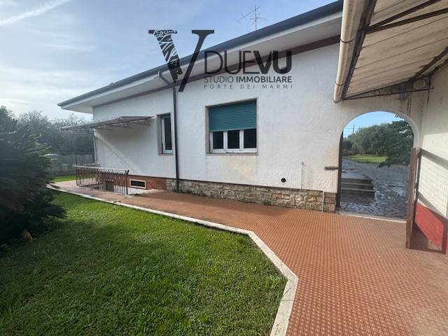 Bifamiliare in vendita a Seravezza, Pozzi