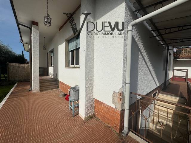 Bifamiliare in vendita a Seravezza, Pozzi