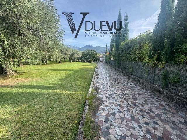 Bifamiliare in vendita a Seravezza, Pozzi