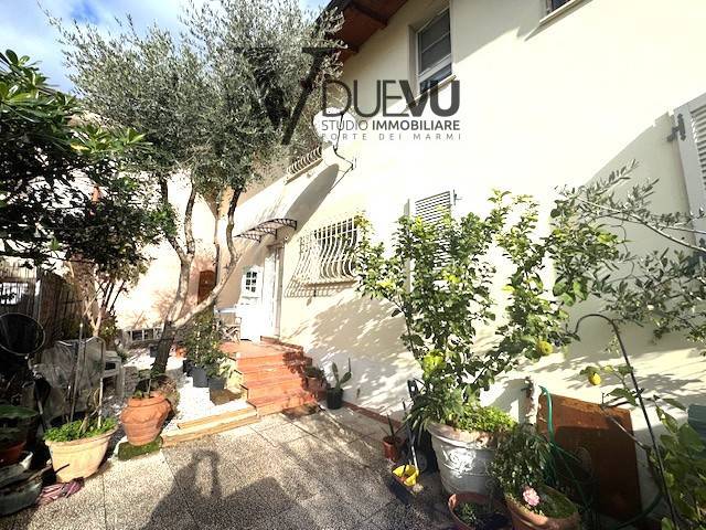 Bifamiliare in vendita a Seravezza, Querceta