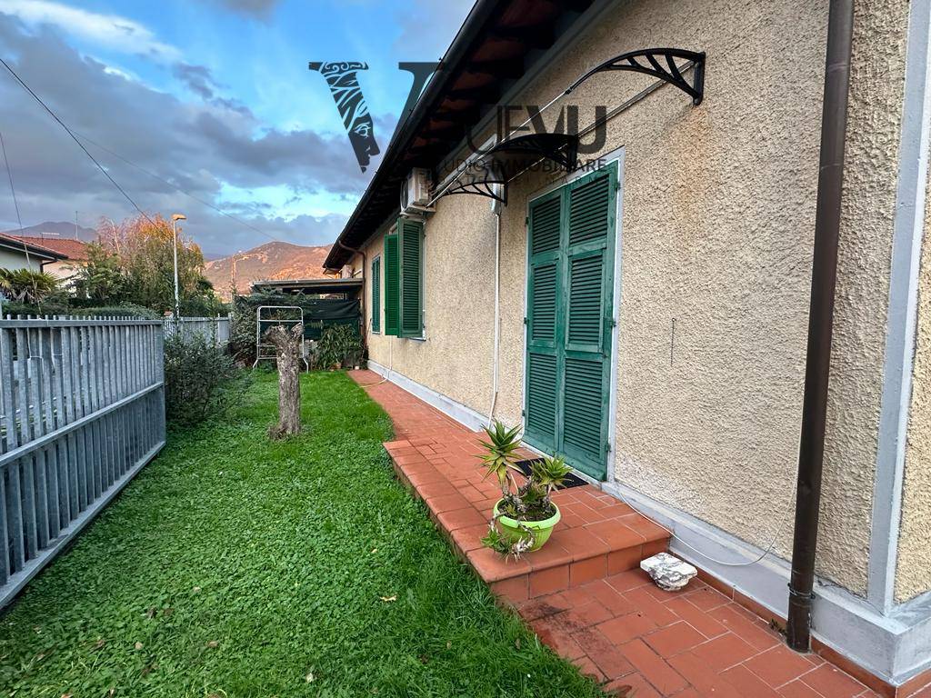 Bifamiliare in vendita a Pietrasanta, Ponterosso