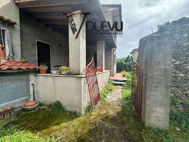 Rustico in vendita a Seravezza, Pozzi