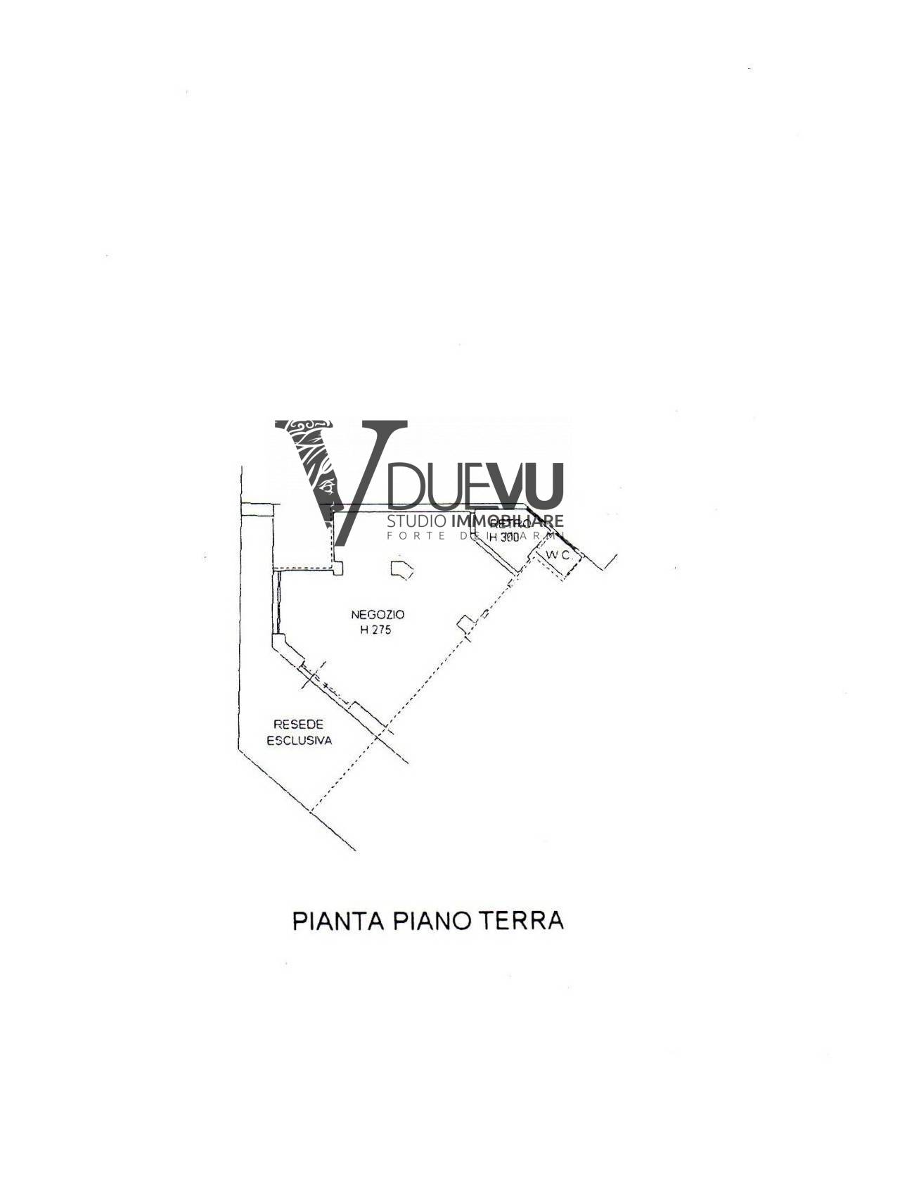 Locale commerciale in affitto a Forte dei Marmi, Vittoria Apuana