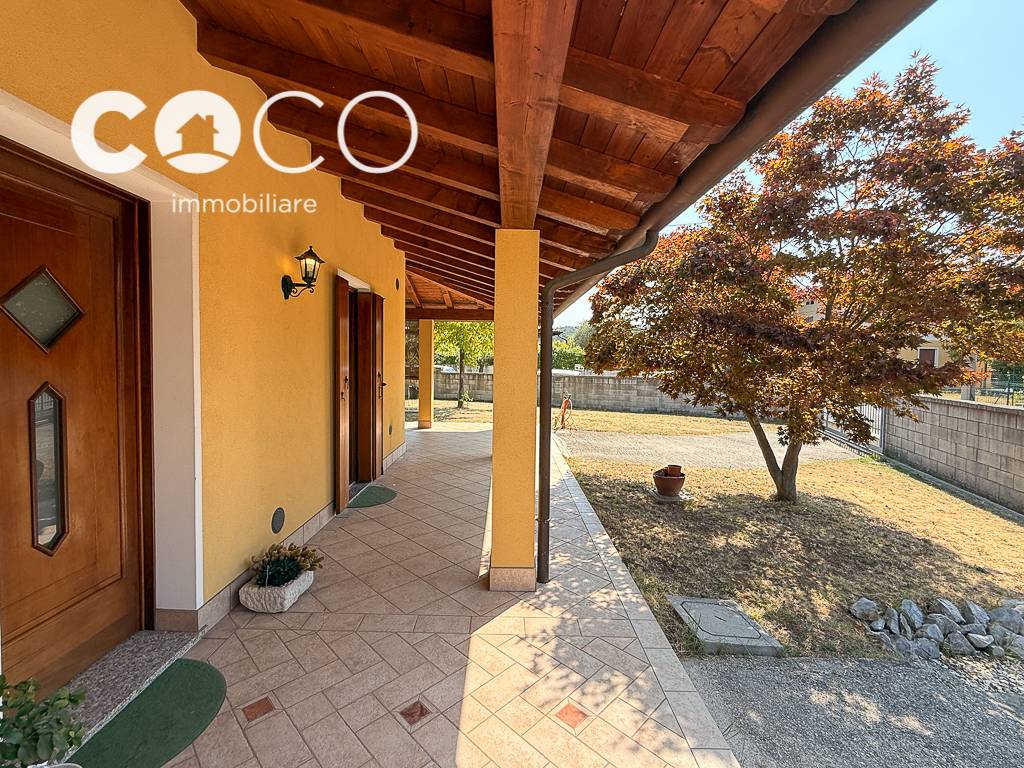 Villa in vendita a Sagrado