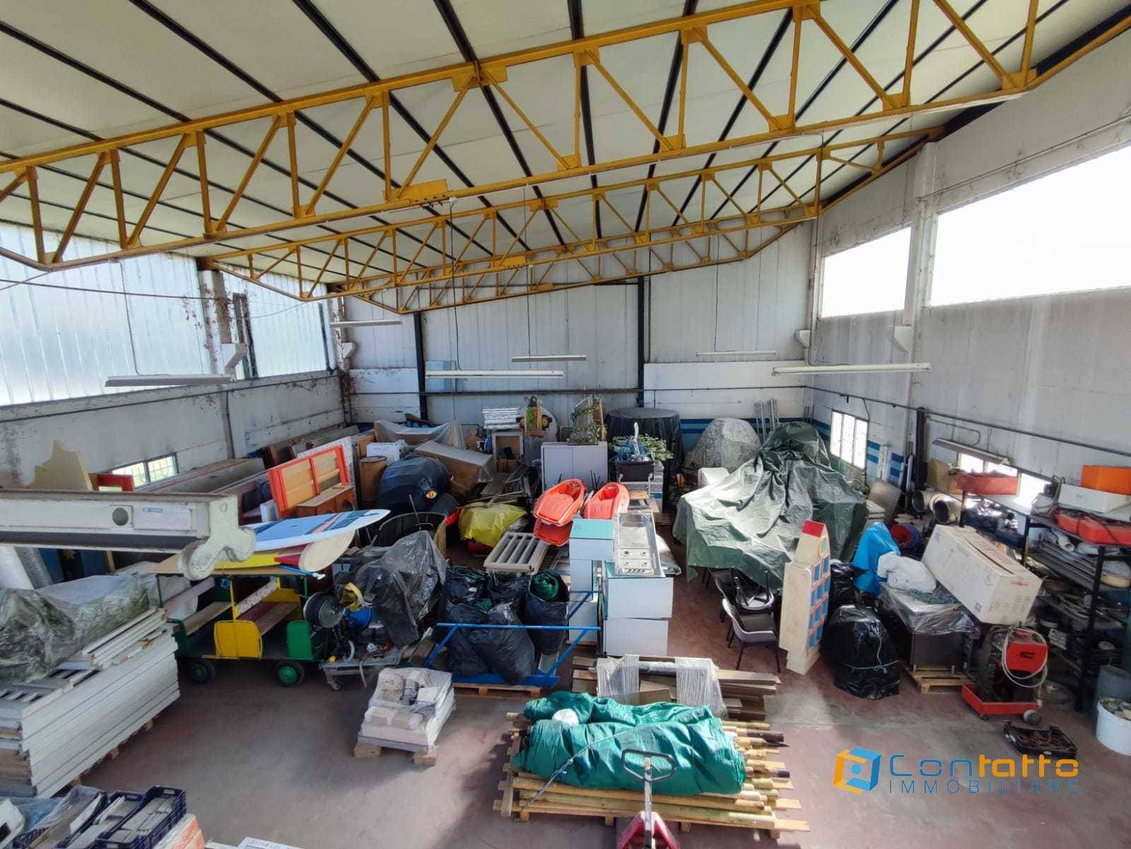 Locale commerciale in vendita a Cupra Marittima