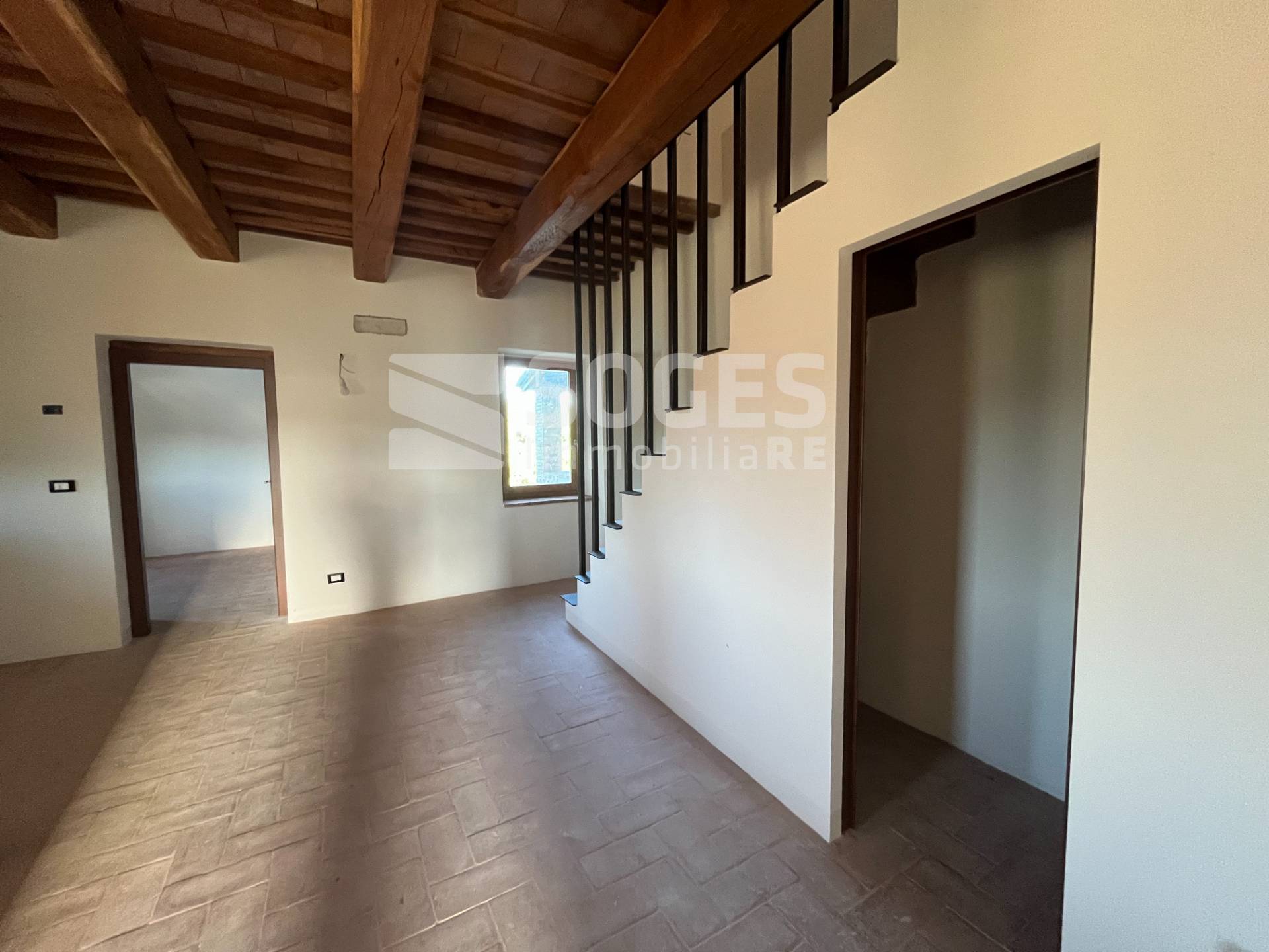 Appartamento in vendita a Bucine, Rapale