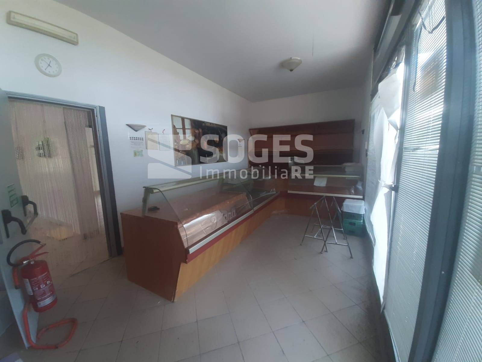 Locale commerciale in vendita a Rignano sull'Arno, Zona Alta