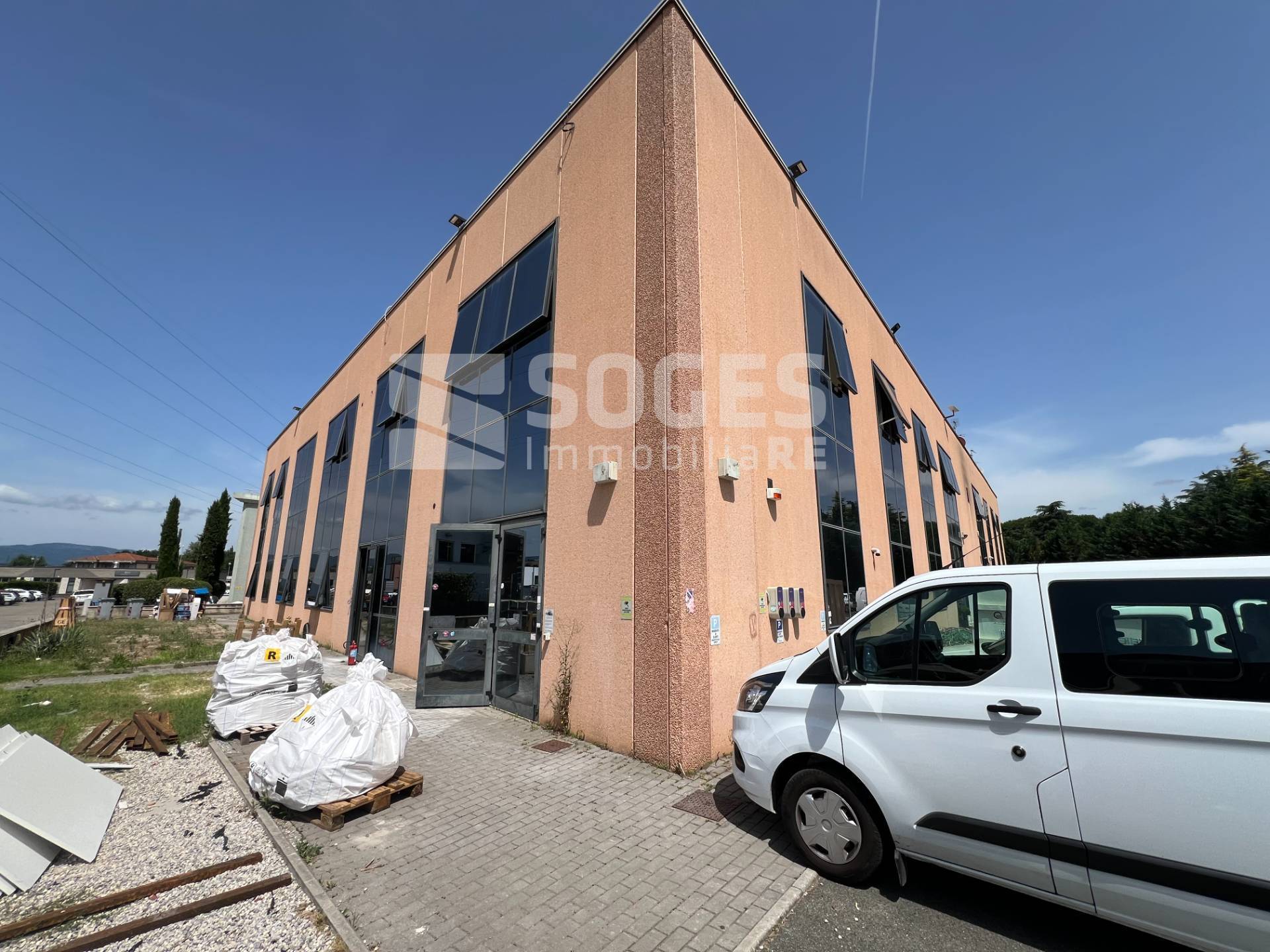 Capannone in vendita a Terranuova Bracciolini