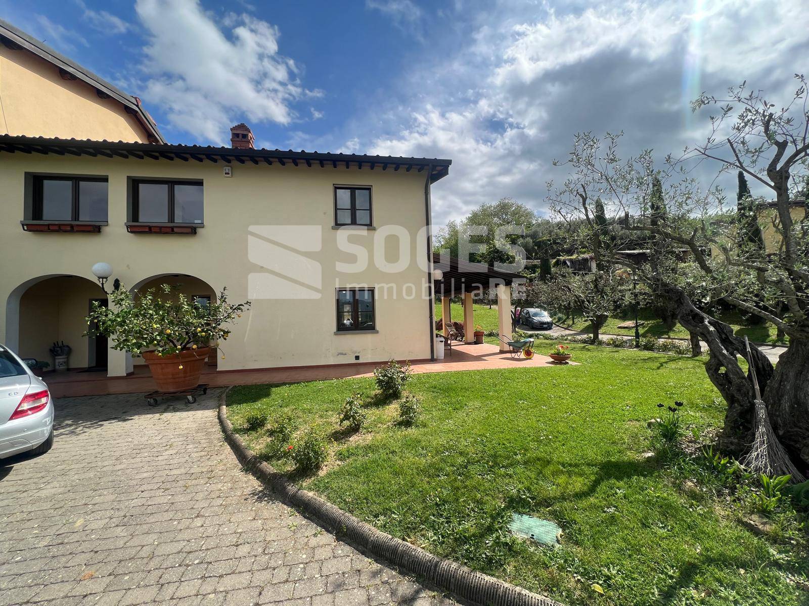 Porzione di casa in vendita a Terranuova Bracciolini, Poggilupi