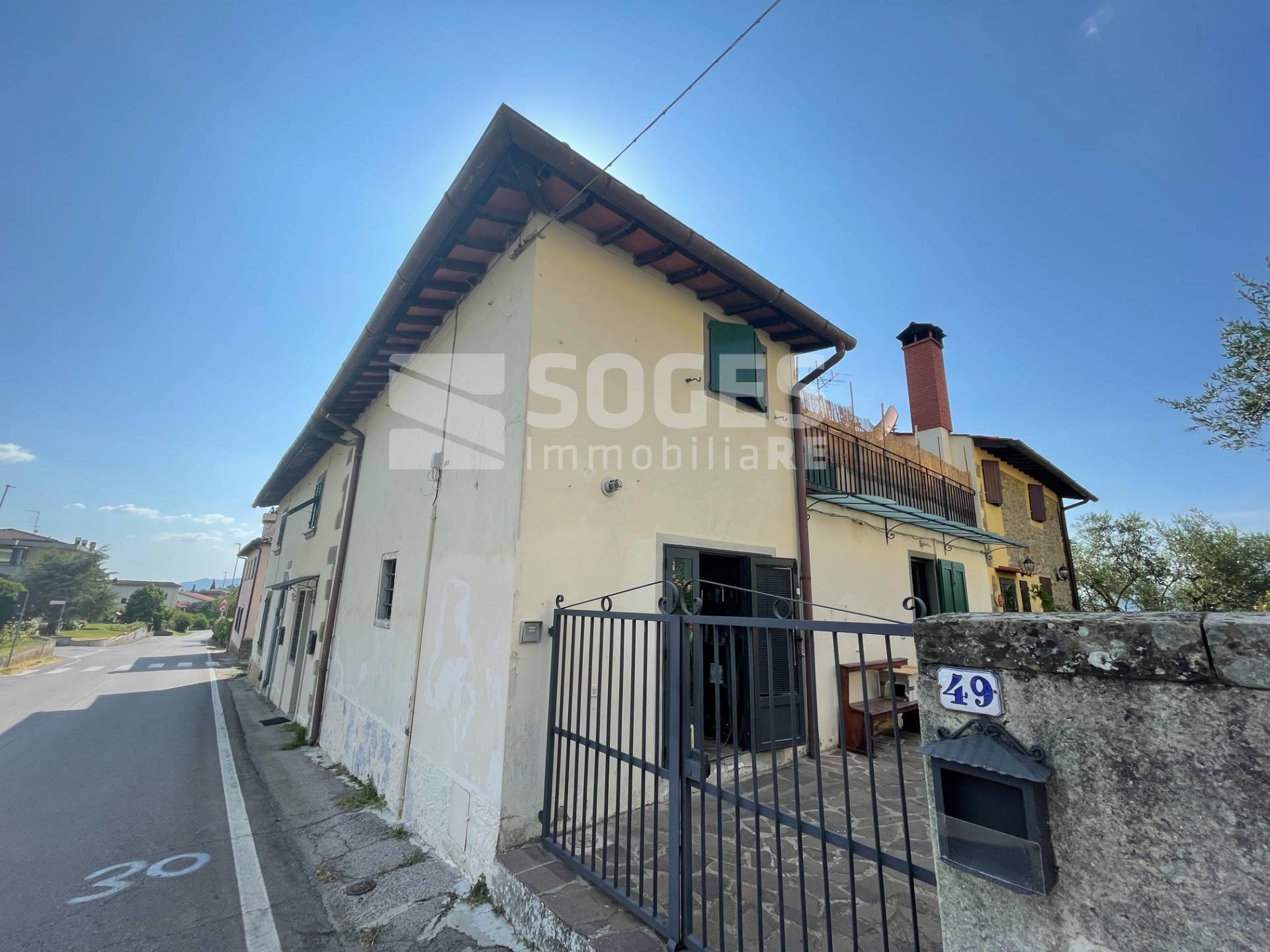 Porzione di casa in vendita a Pelago, Paterno