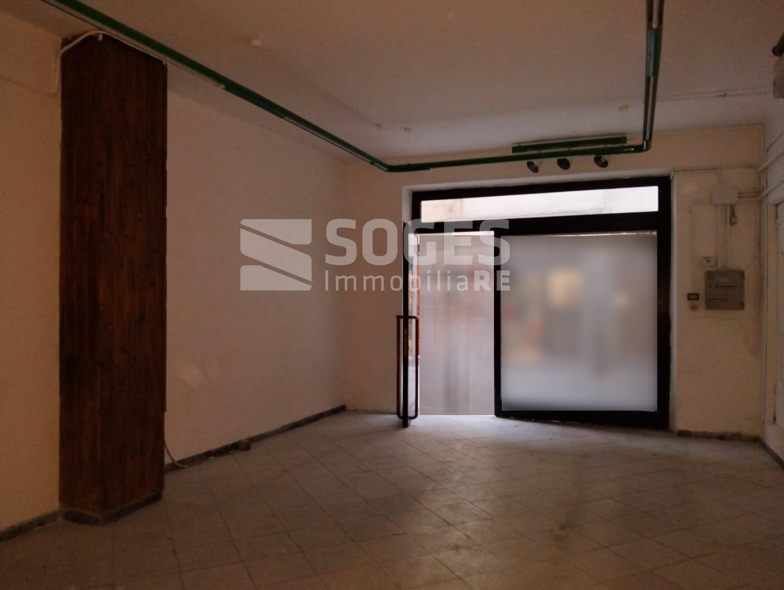 Locale commerciale in affitto a Pontassieve, Borgo