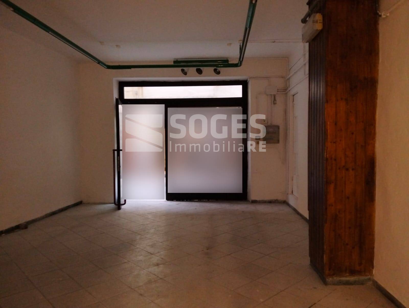 Locale commerciale in affitto a Pontassieve, Borgo