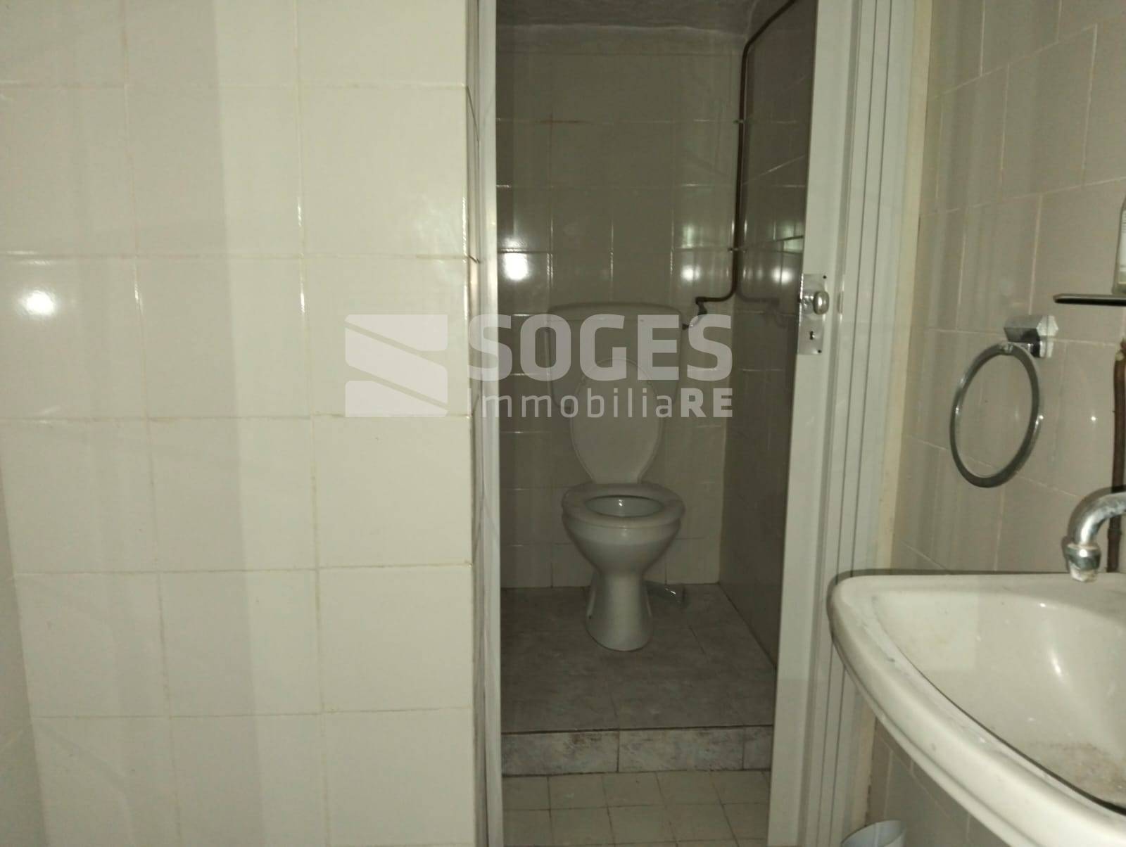 Locale commerciale in affitto a Pontassieve, Borgo