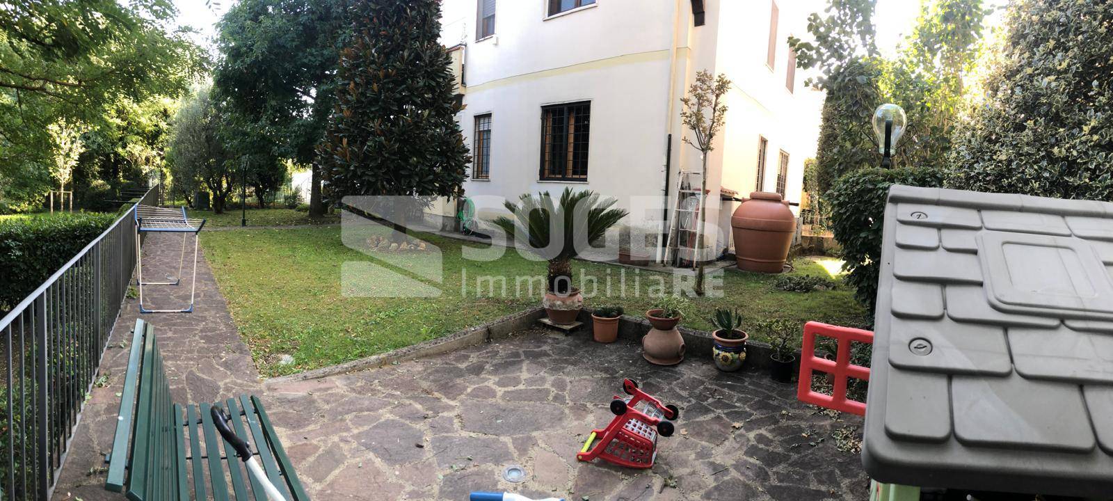 appartamento in vendita a Reggello in zona Ciliegi