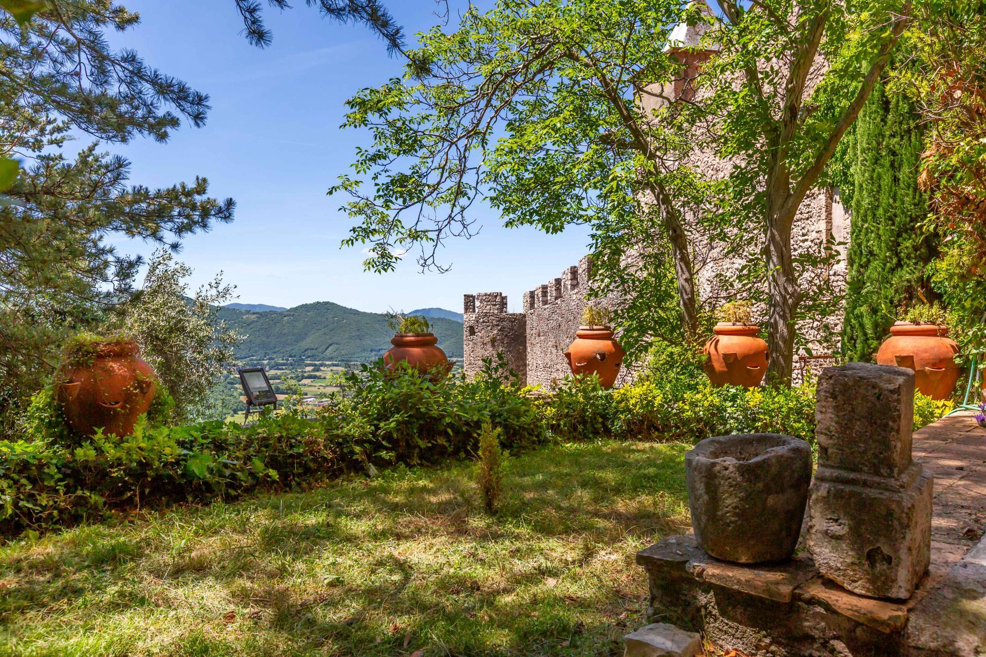 Castello in vendita a Pereto