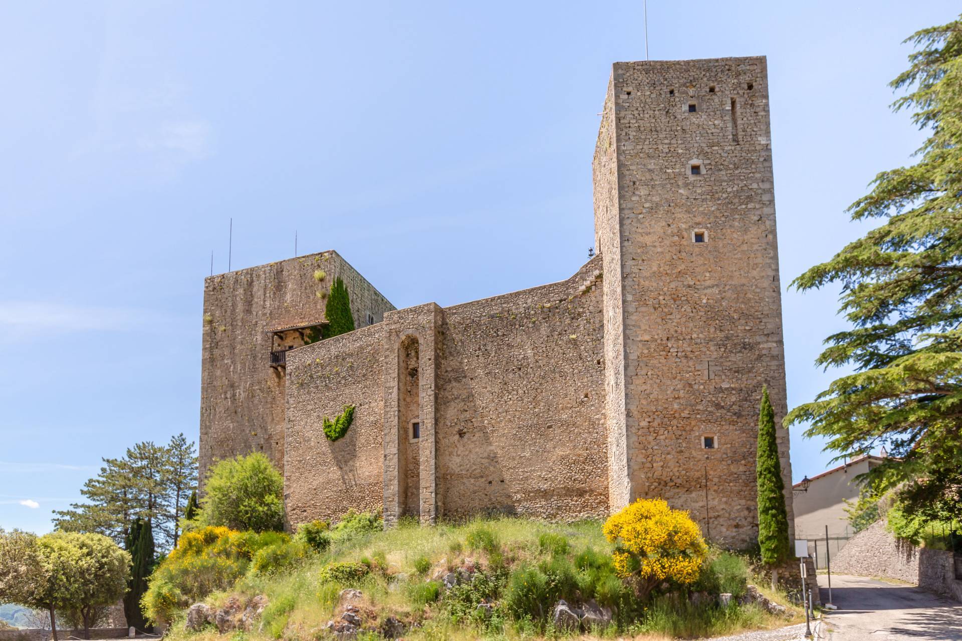 Castello in vendita a Pereto