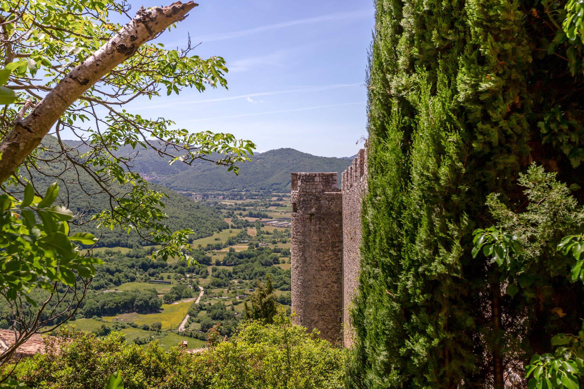 Castello in vendita a Pereto