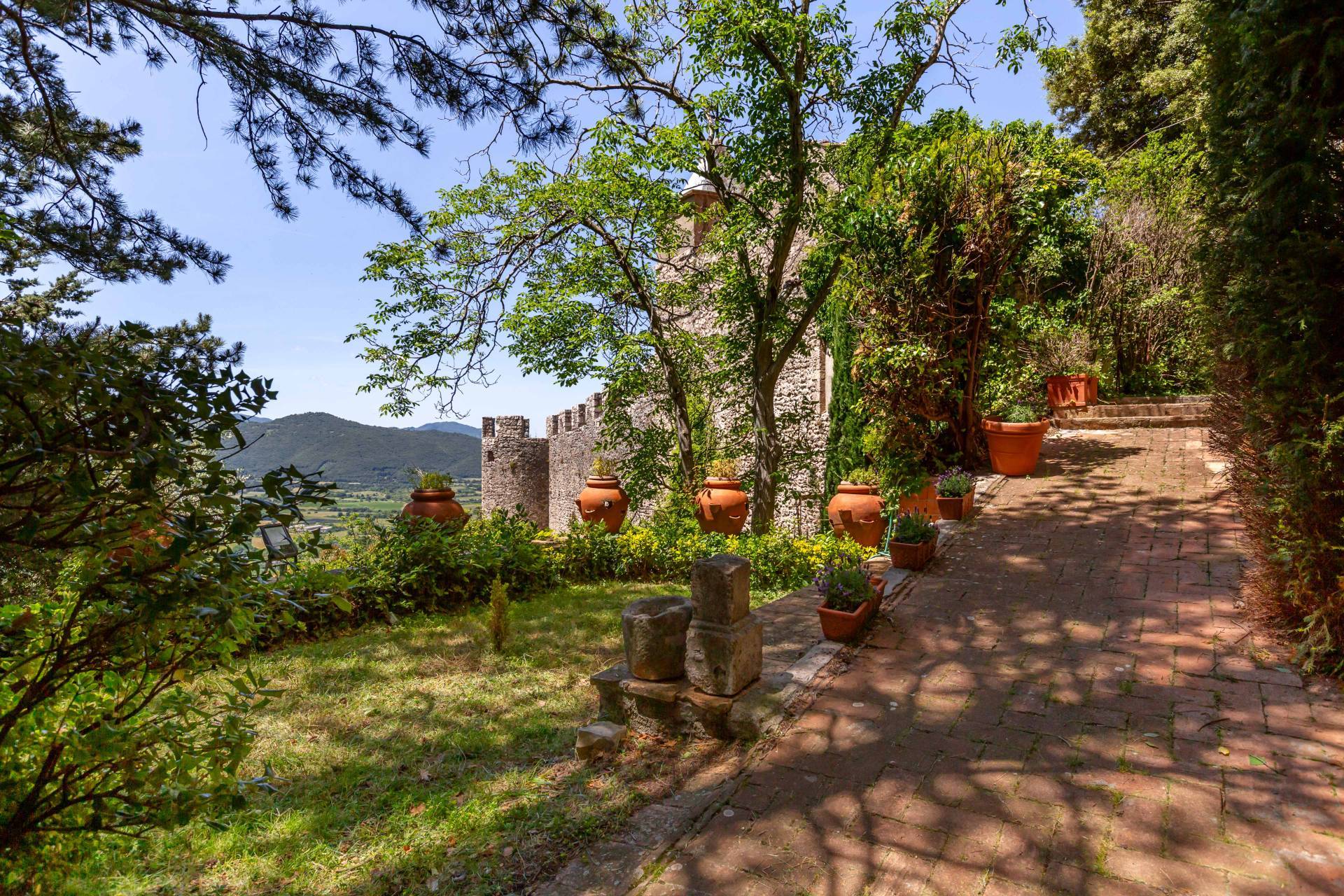 Castello in vendita a Pereto