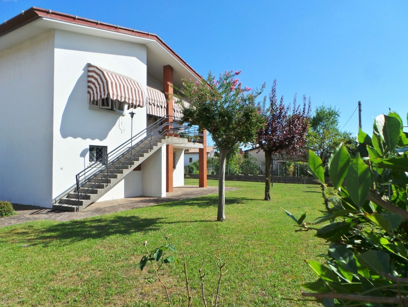 Casa indipendente con giardino a Pasian di Prato