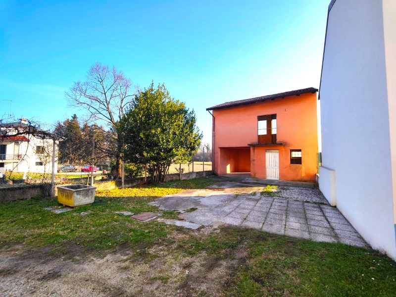 Casa indipendente con terrazzo a Majano