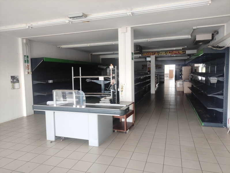 Negozio classe A1 a Cassacco