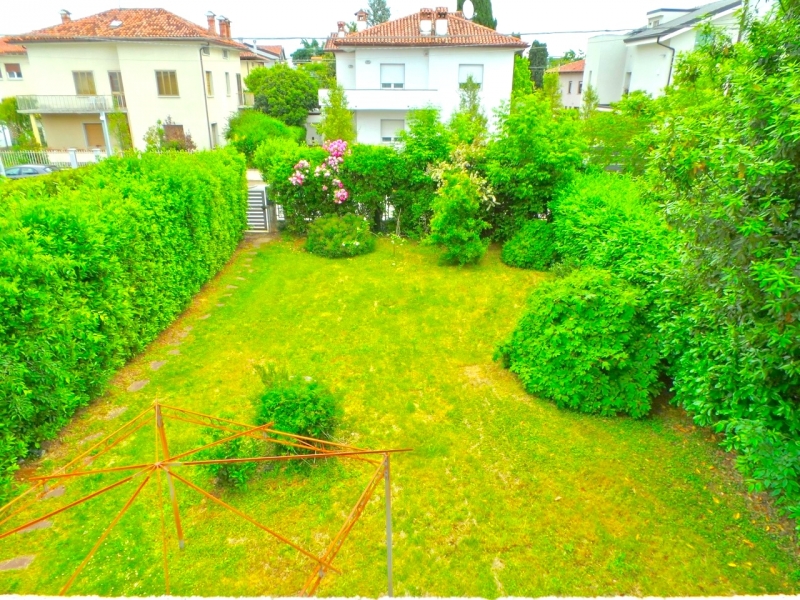 Casa indipendente con giardino a Udine