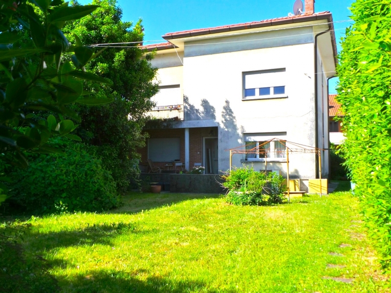 Casa indipendente con giardino a Udine