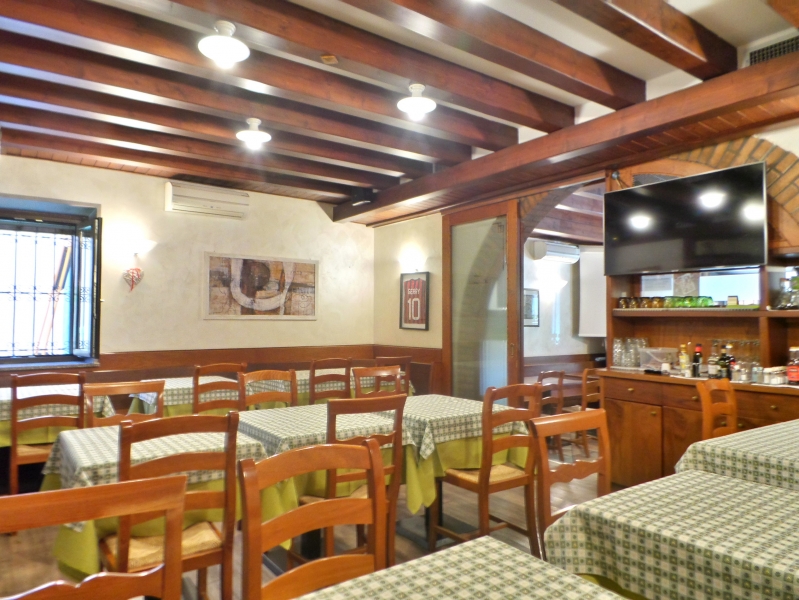 Locale commerciale classe A4 a Cassacco