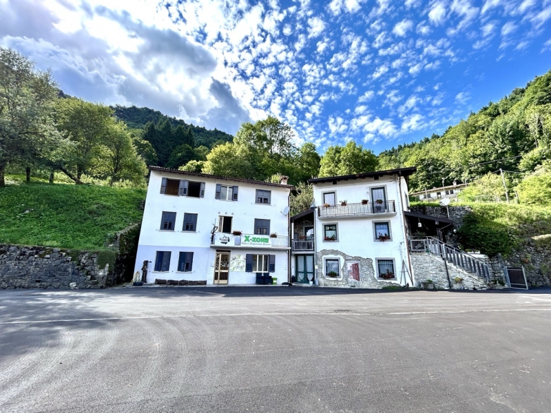Casa indipendente con giardino a Taipana