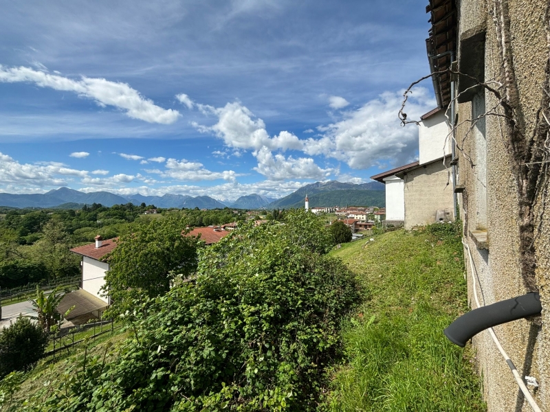 Villa con giardino a Cassacco