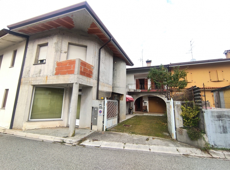 Casa indipendente con giardino a Buia