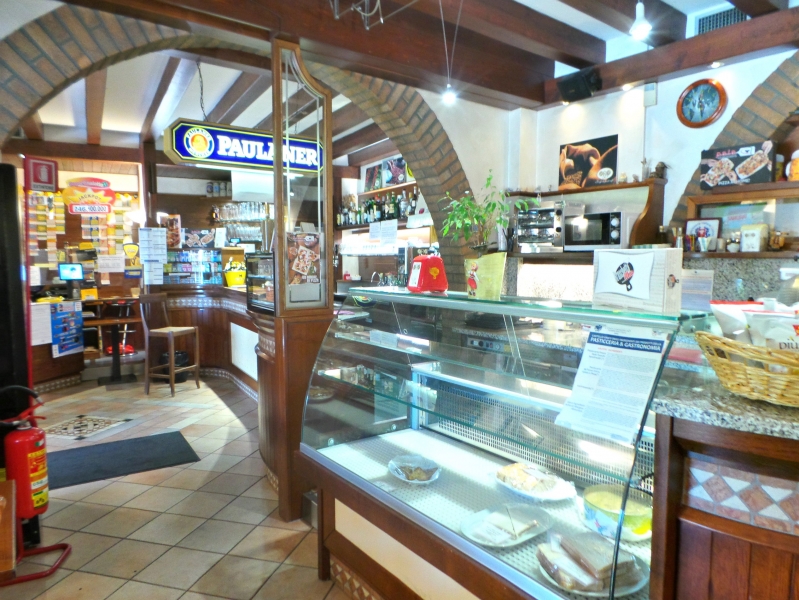 Locale commerciale classe A4 a Cassacco