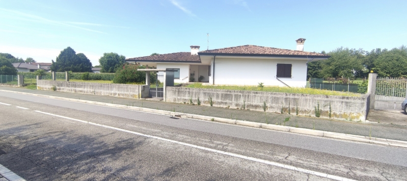 Villa con giardino a Tavagnacco