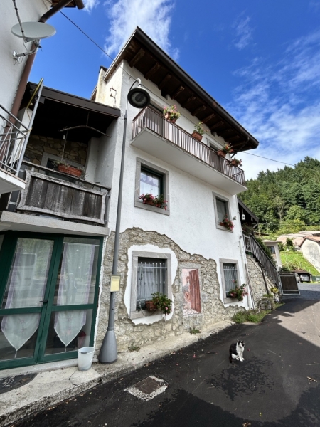 Casa indipendente con giardino a Taipana