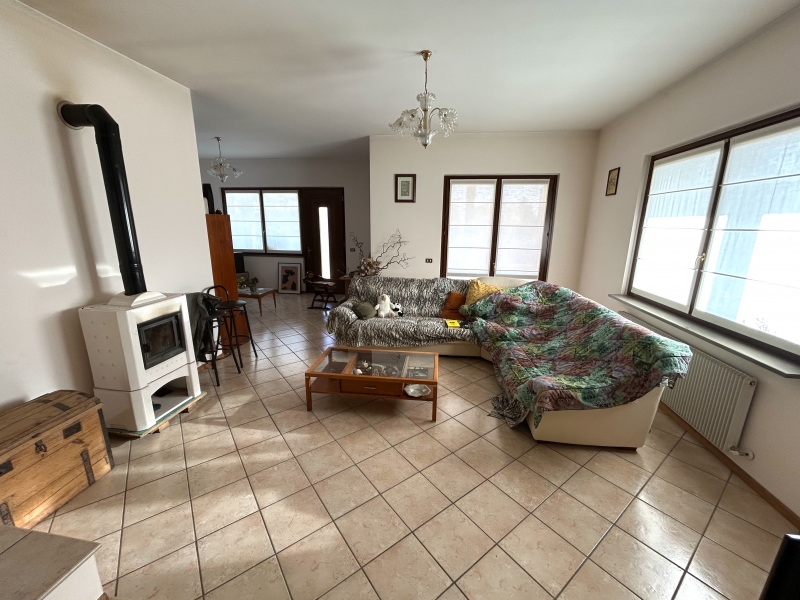 Villa con giardino a Tavagnacco