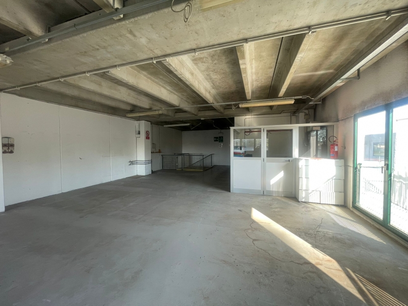 Capannone in vendita a Udine