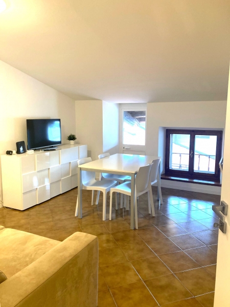 Trilocale arredato in affitto a Udine