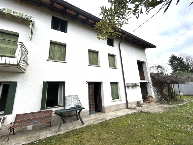 Casa indipendente con giardino a Cassacco