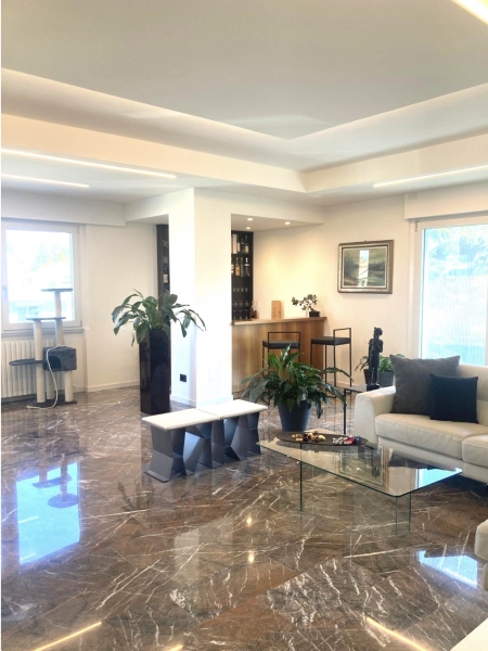 Capannone con terrazzo a Tricesimo