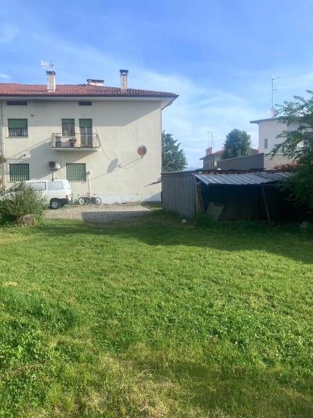 Stabile/Palazzo con giardino a Udine