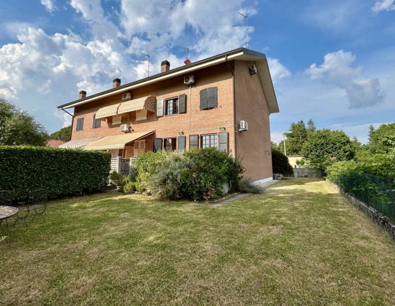 Villa con giardino a Udine