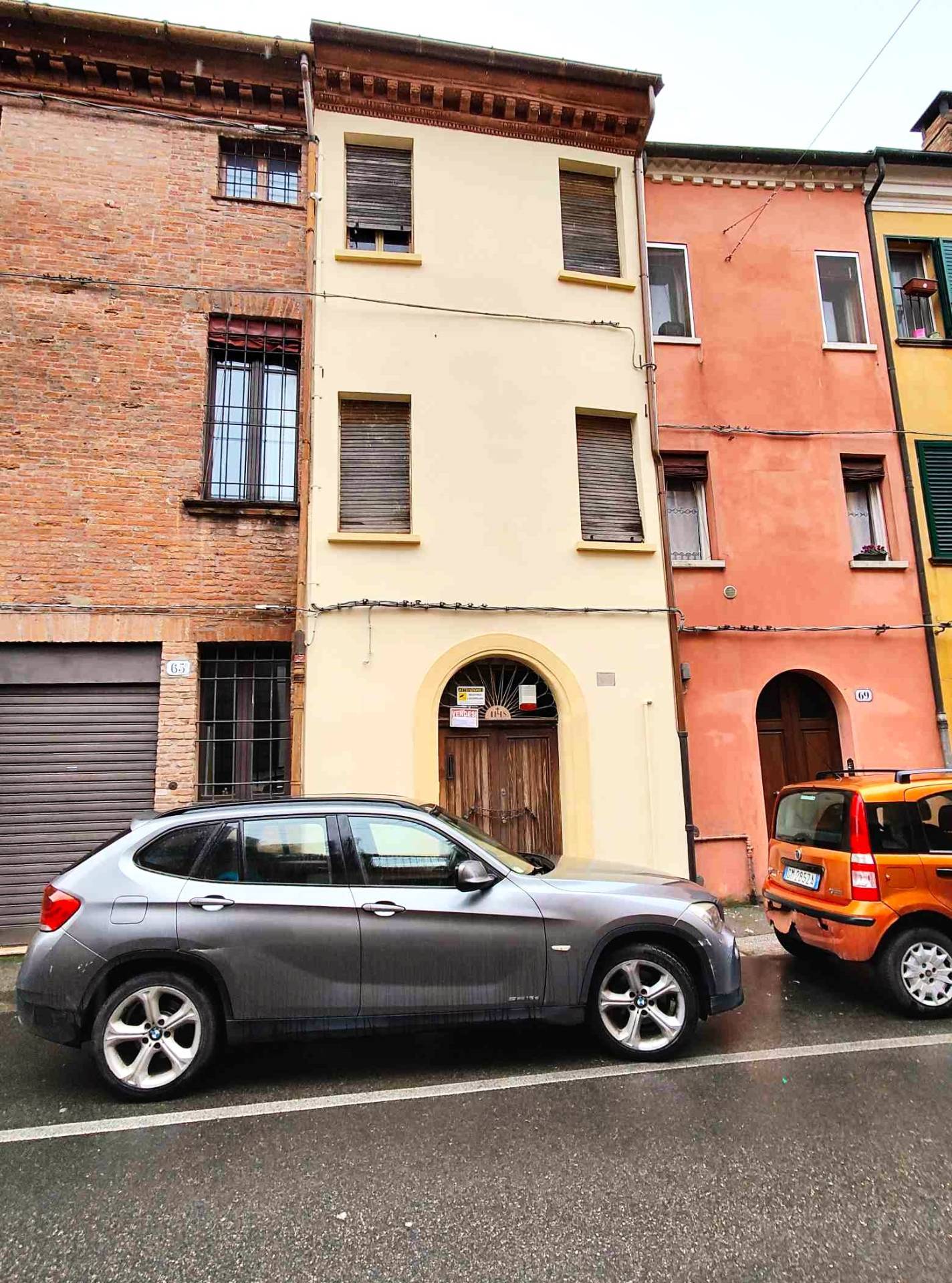 Casa indipendente da ristrutturare, Ferrara centro storico