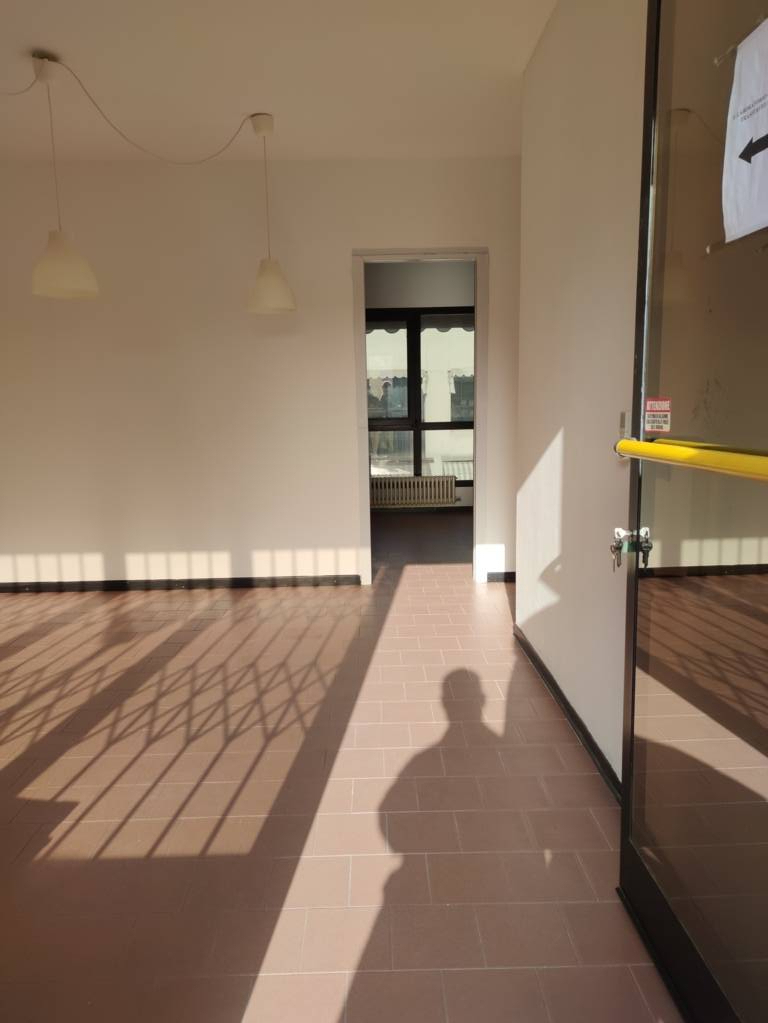 Locale commerciale in vendita a Ferrara, Via Bologna