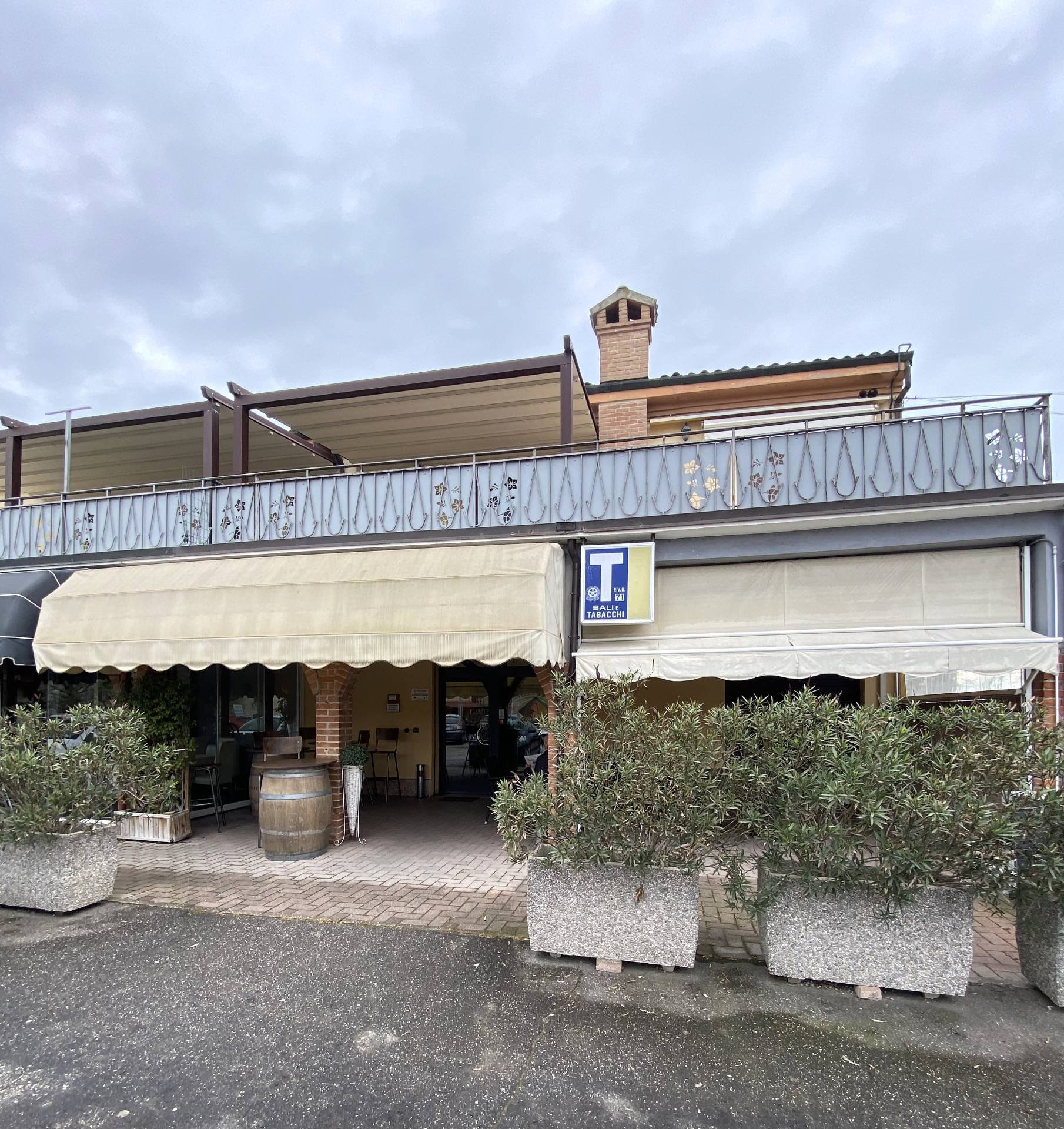 Locale commerciale in vendita a Ferrara, San Martino